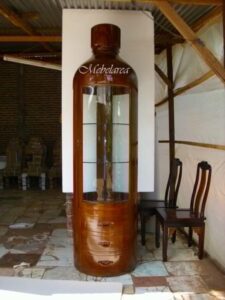Lemari Pajangan Botol