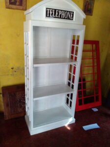 Lemari Pajangan Telephone