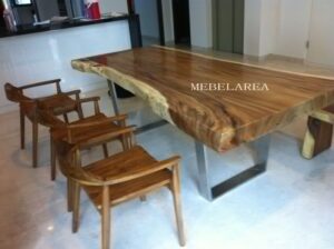 Meja Makan Trembesi Modern