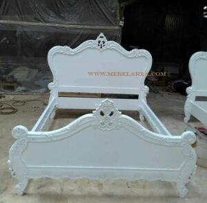 dipan duco putih, dipan warna putih, tempat tidur warna putih, tempat tidur mewah, tempat tidur ukiran