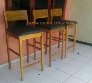 kursi bar, kursi kafe, kursi bar modern, kursi bar jati, kursi bar minimalis, kursi bar mewah, gambar kursi bar jati, model kursi bar kayu jati terbaru