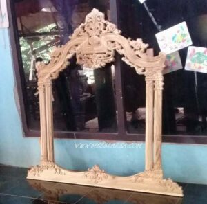 frame-kaca-meja-rias