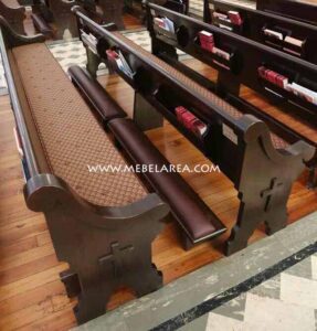 Model bangku gereja eropa mewah bahan kayu jati kualitas bagus rapih