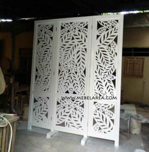 Furniture Penyeket Ruangan Atau Partisi Ruangan Kayu Warna Duco Putih