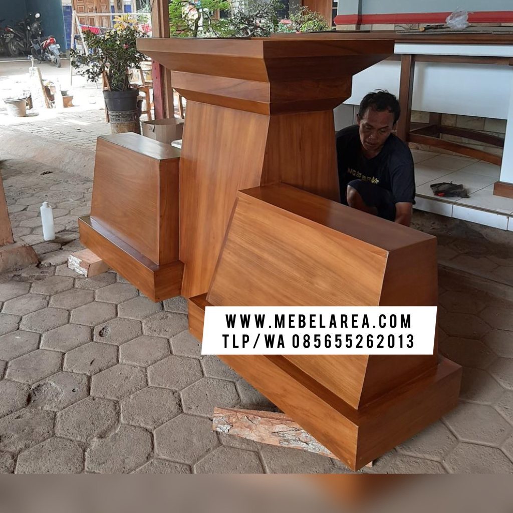 Meja Altar Kristen Minimalis