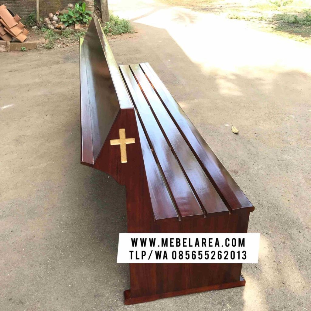 Bangku Gereja Protestan Kayu Jati
