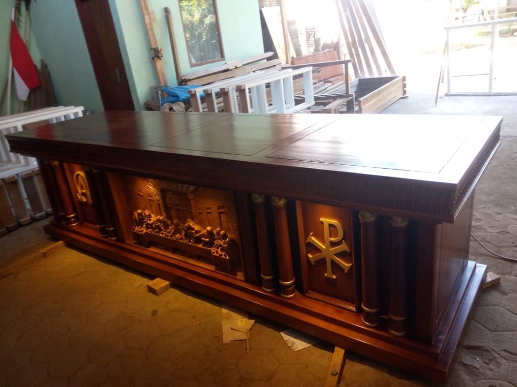 Meja Altar Gereja Umat Katolik Kayu Jati Minimalis