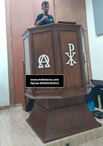 Mimbar Gereja Protestan