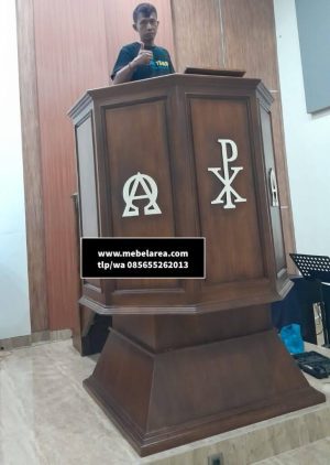 Mimbar Gereja Protestan