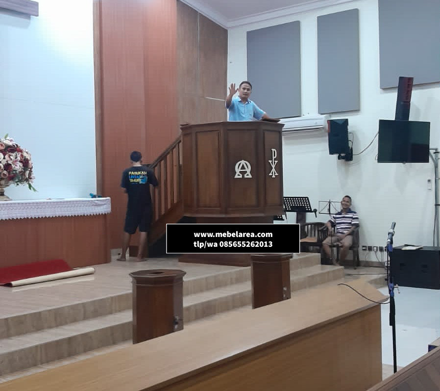 Mimbar Gereja Protestan Minimalis