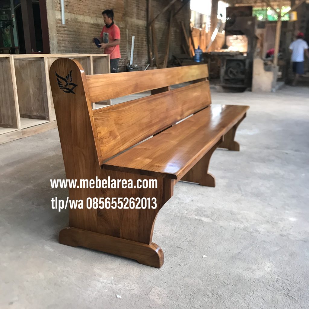 Bangku Gereja Katolik Kayu Jati
