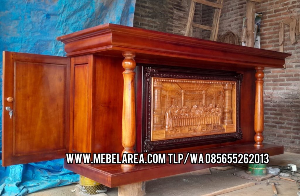 Altar Gereja Kayu Jati 