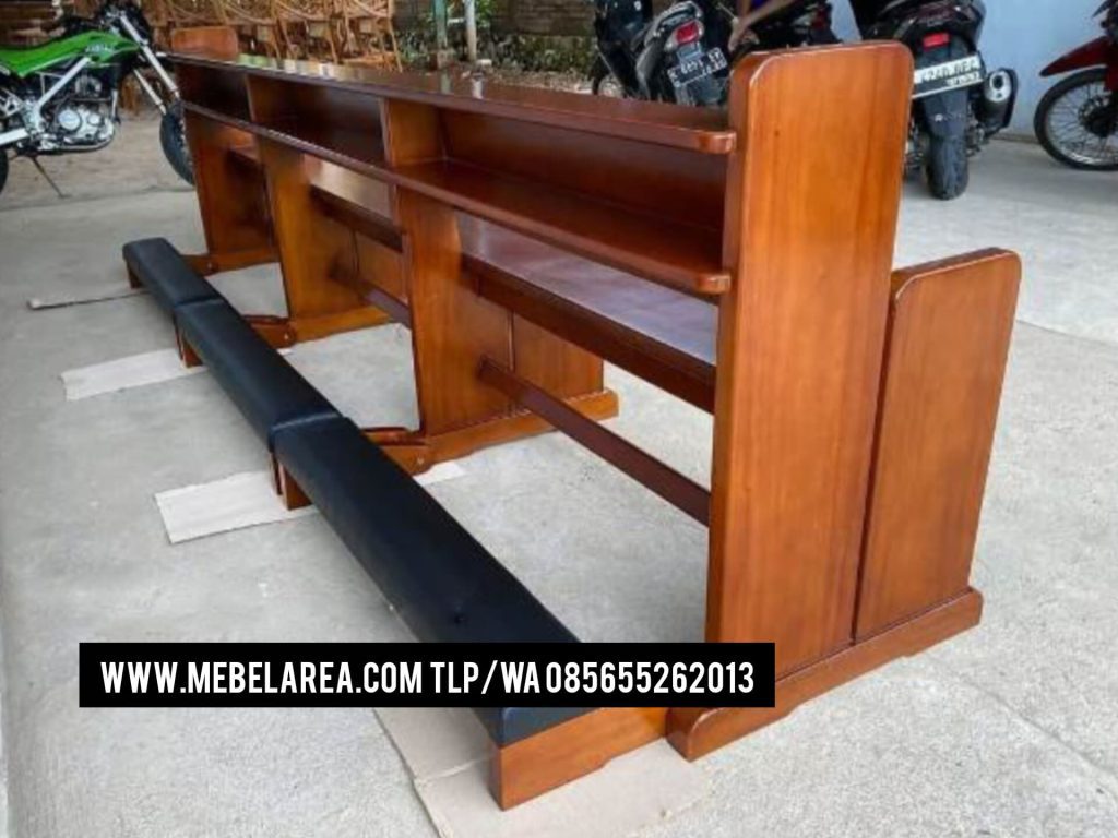 Bangku Gereja Umat Katolik
