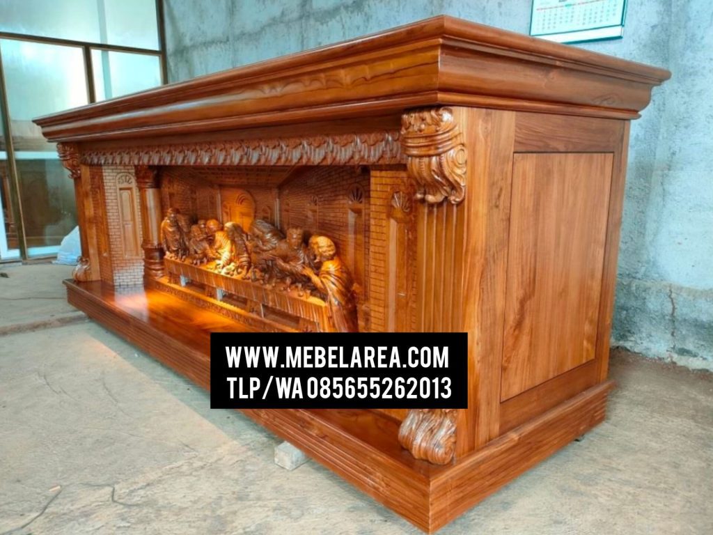 Altar Gereja Kayu Jati